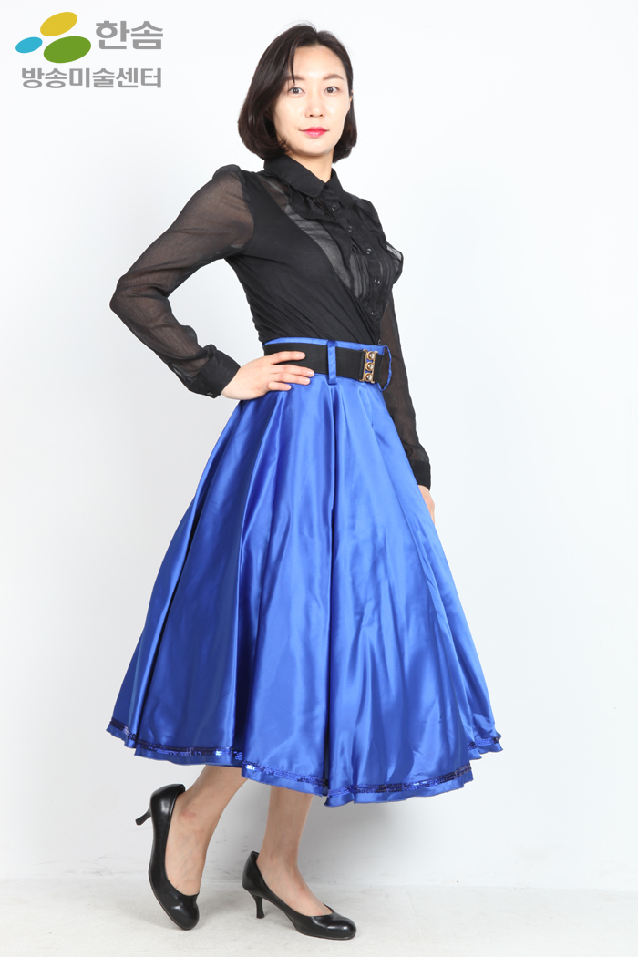 2557.복고드레스