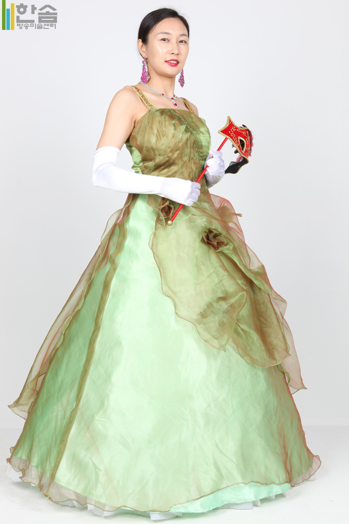 4144.중세파티드레스