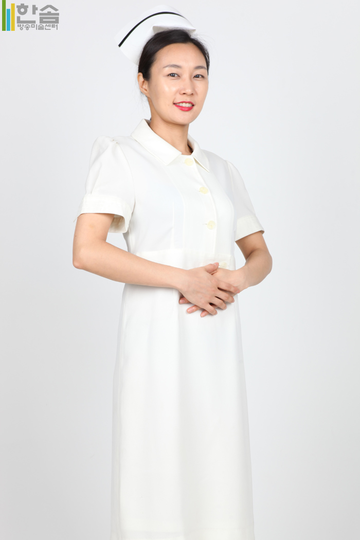 4434.복고간호사