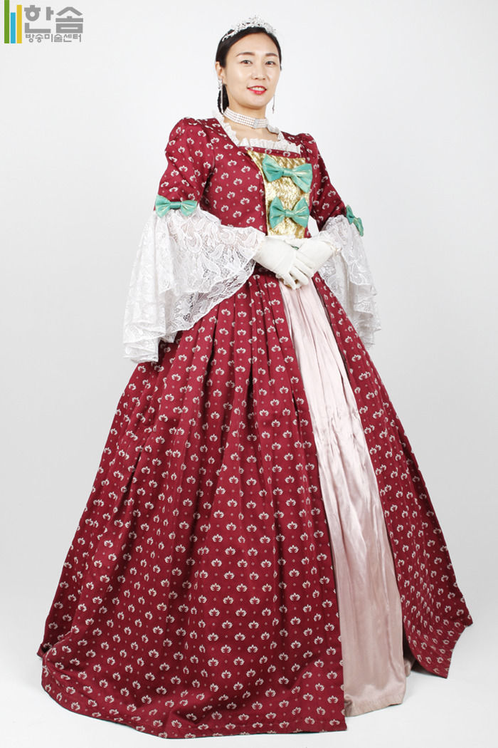 4658.중세드레스