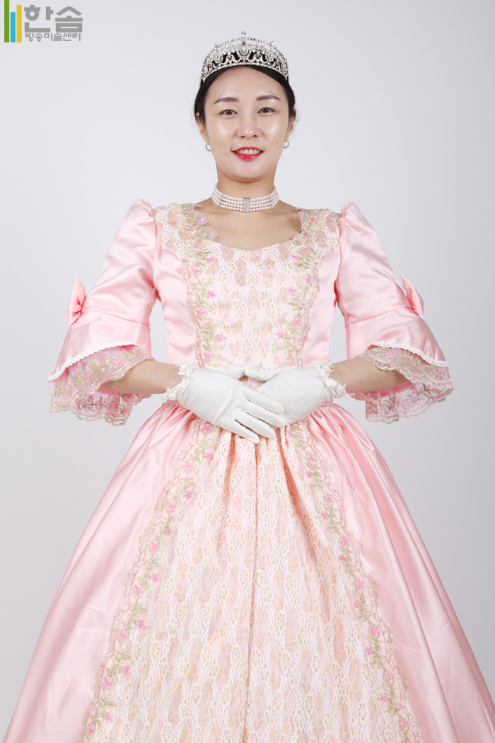 4646.중세드레스