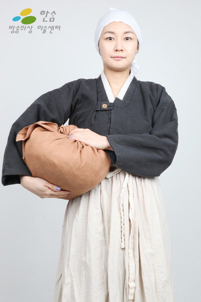 1586.피난민